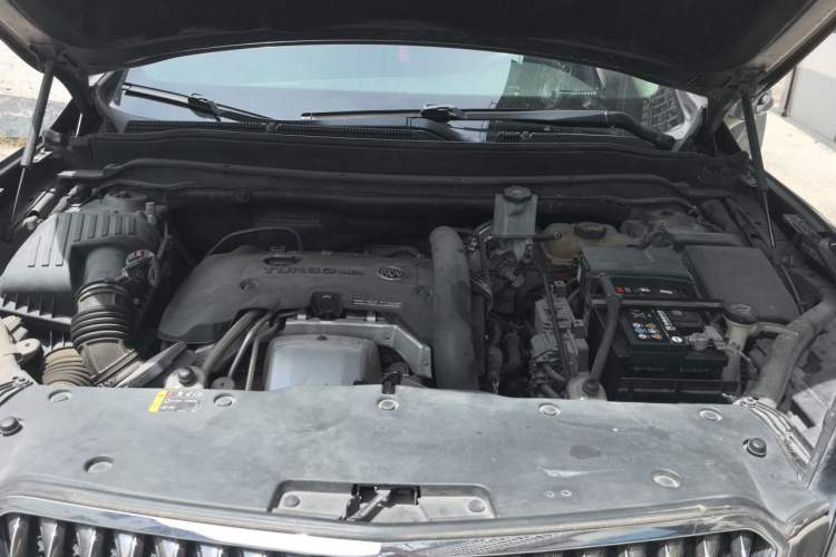 Used Buick Envision 2014 28T Four-Wheel Drive Elite Model Engine Bay