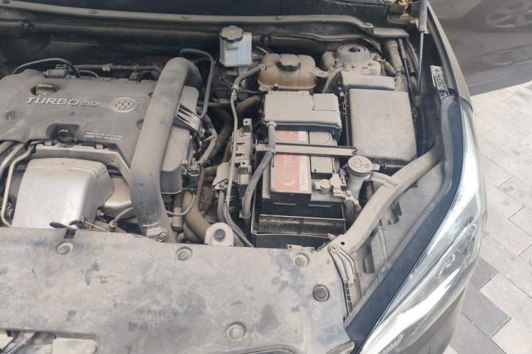 Used Buick Envision 2014 28T Four-Wheel Drive Elite Model Engine Bay Left