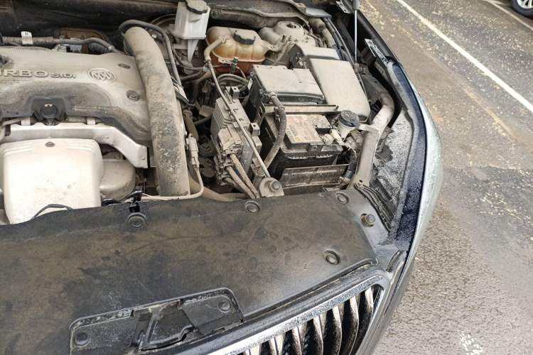 Used Buick Envision 2014 28T Four-Wheel Drive Luxury Model Engine Bay Left