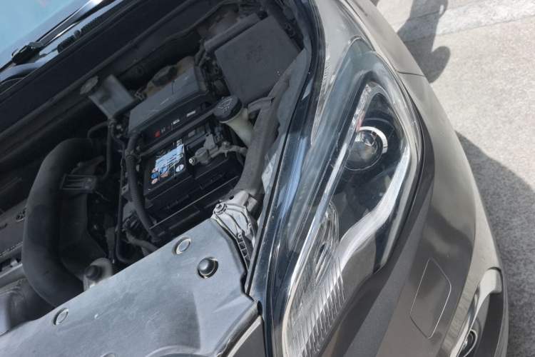 Used Buick Envision 2014 28T Four-Wheel Drive Elite Model Engine Bay Left