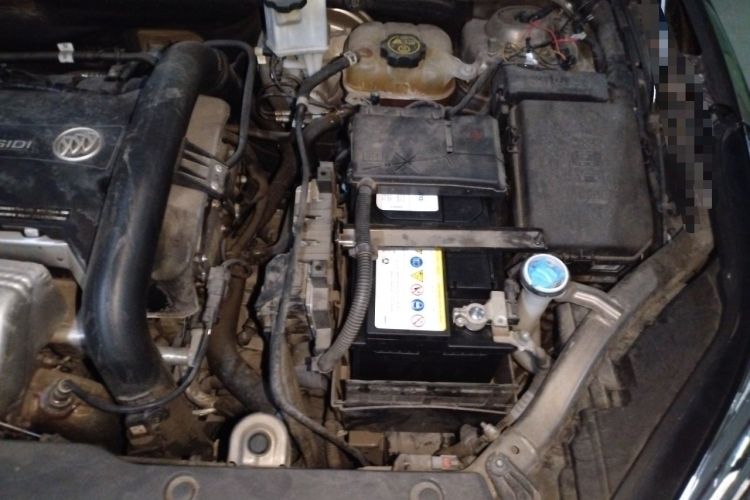 Used Buick Envision 2014 28T Four-Wheel Drive Luxury Model Engine Bay Left