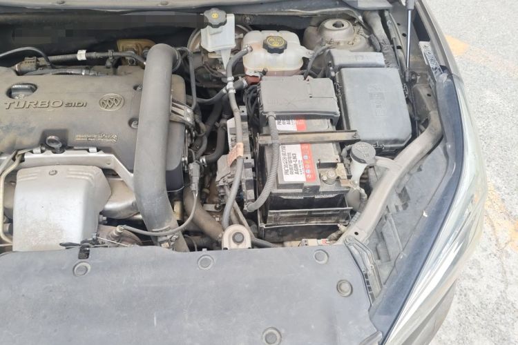 Used Buick Envision 2014 28T Four-Wheel Drive Luxury Model Engine Bay Left