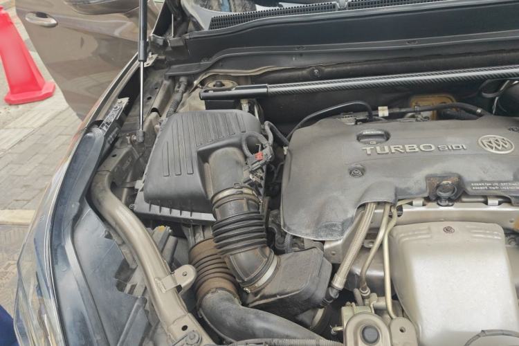 Used Buick Envision 2014 28T Four-Wheel Drive Luxury Model Engine Bay Right