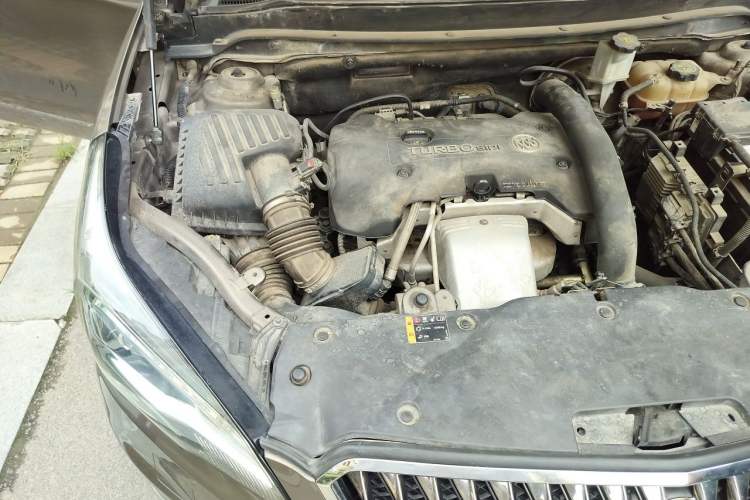 Used Buick Envision 2014 28T Four-Wheel Drive Elite Model Engine Bay Right