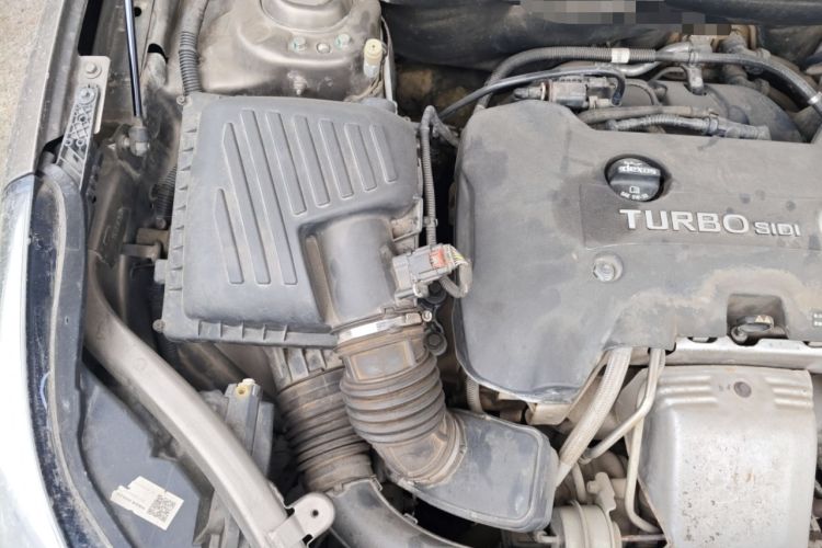 Used Buick Envision 2014 28T Four-Wheel Drive Elite Model Engine Bay Right