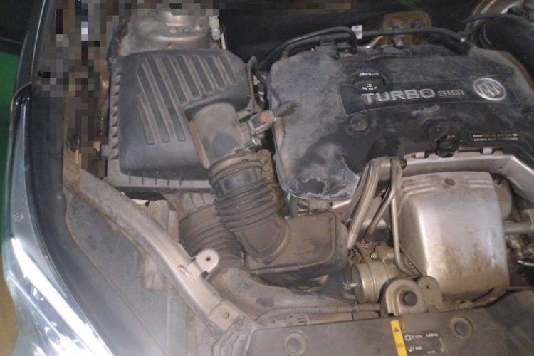 Used Buick Envision 2014 28T Four-Wheel Drive Luxury Model Engine Bay Right