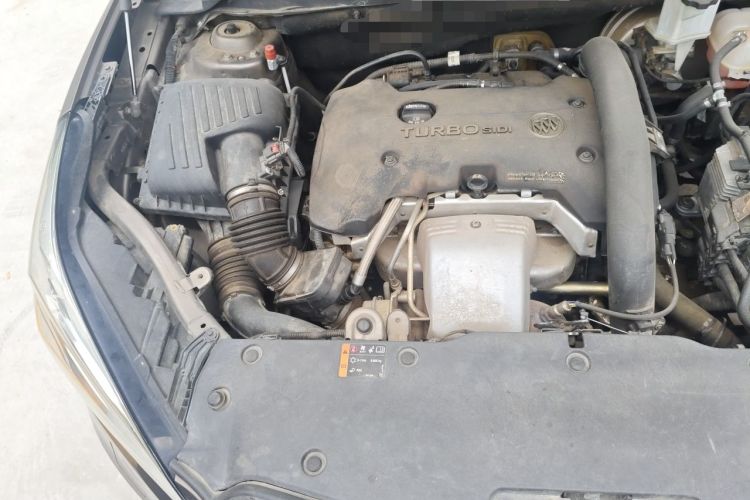 Used Buick Envision 2014 28T Four-Wheel Drive Luxury Model Engine Bay Right