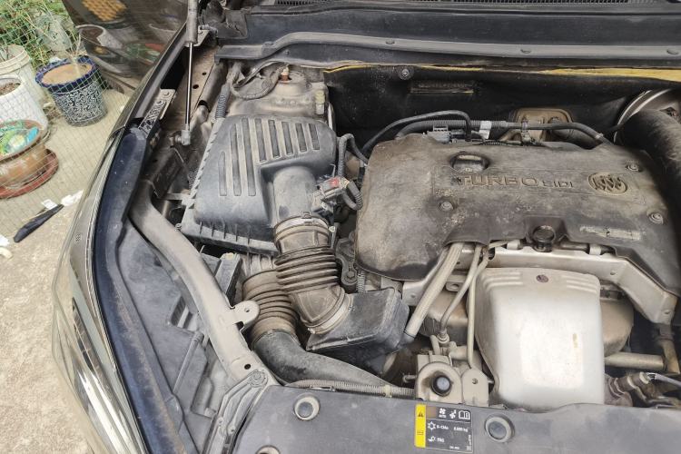 Used Buick Envision 2014 28T All-Wheel-Drive Versatile Sports Flagship Edition Engine Bay Right