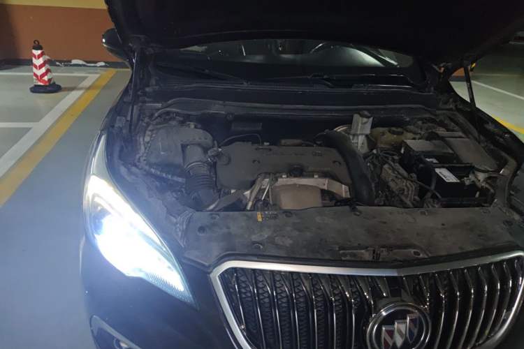 Used Buick Envision 2014 28T All-Wheel-Drive Versatile Sports Flagship Edition Engine Bay Right