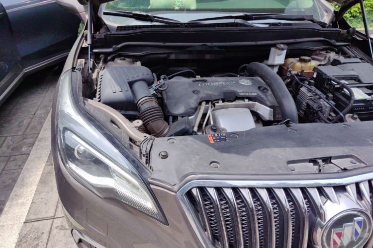 Used Buick Envision 2014 28T Four-Wheel Drive Luxury Model Engine Bay Right