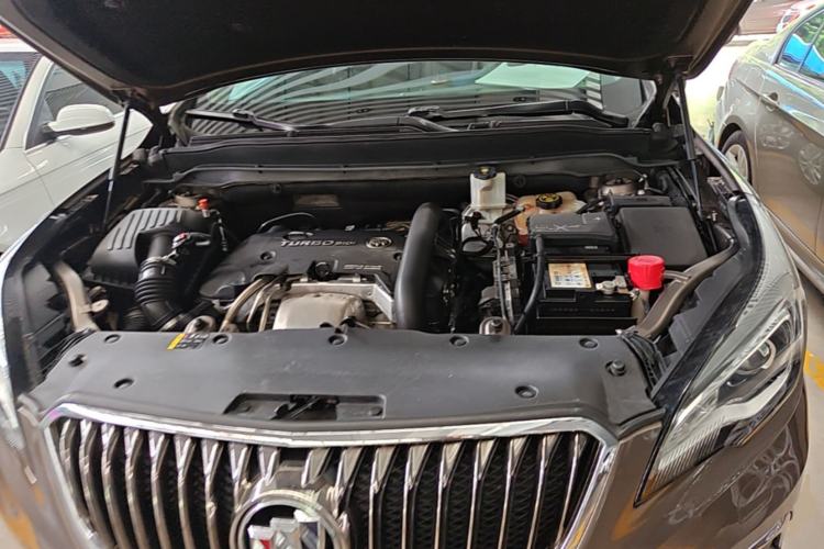 Used Buick Envision 2014 28T Four-Wheel Drive Elite Model Engine Bay
