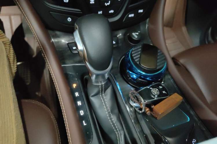 Used Buick Envision 2014 28T All-Wheel-Drive Versatile Sports Flagship Edition Gear Lever