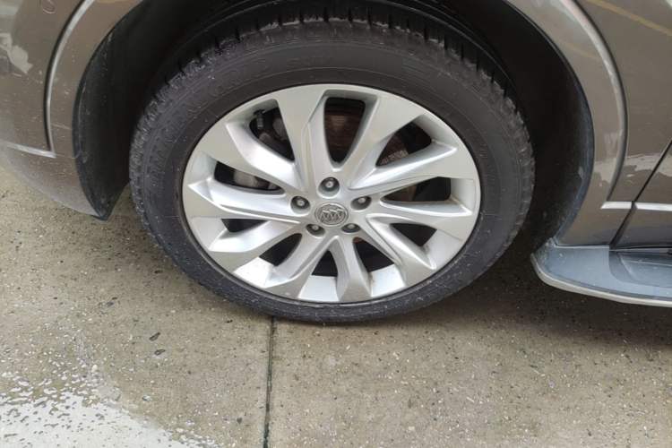 Used Buick Envision 2014 28T All-Wheel-Drive Versatile Sports Flagship Edition Left Front Wheel Hub