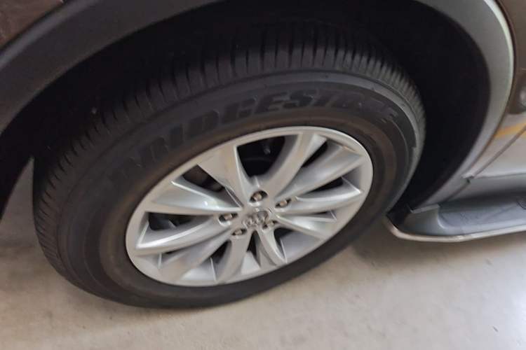 Used Buick Envision 2014 28T Four-Wheel Drive Elite Model Left Front Wheel Hub