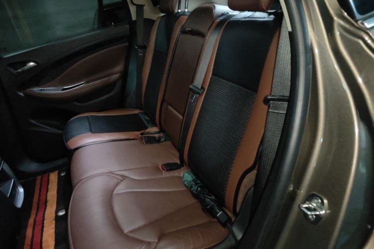Used Buick Envision 2014 28T Four-Wheel Drive Luxury Model Left Rear Seat