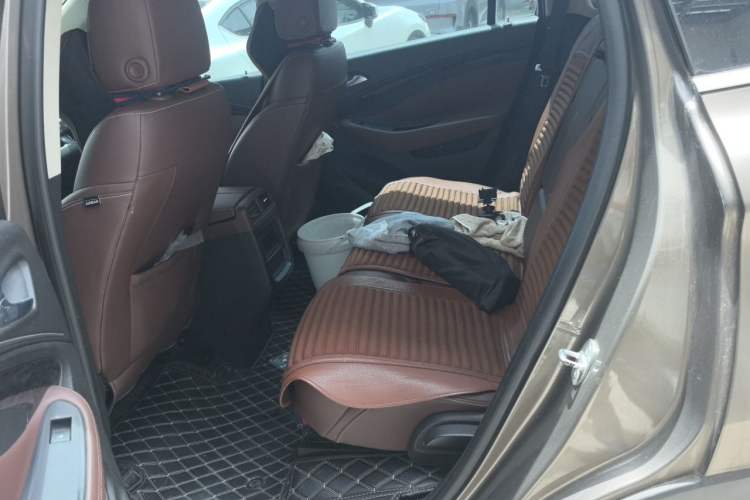 Used Buick Envision 2014 28T Four-Wheel Drive Elite Model Left Rear Seat