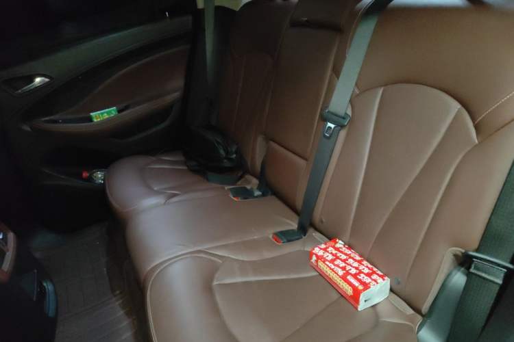 Used Buick Envision 2014 28T All-Wheel-Drive Versatile Sports Flagship Edition Left Rear Seat