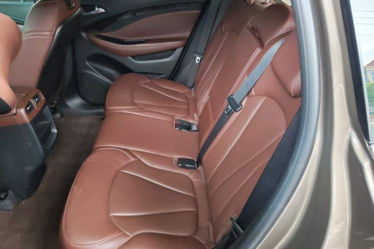 Used Buick Envision 2014 28T Four-Wheel Drive Luxury Model Left Rear Seat