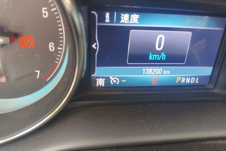 Used Buick Envision 2014 28T Four-Wheel Drive Elite Model Odometer Close Up