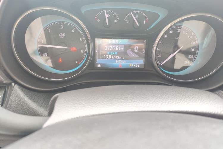 Used Buick Envision 2014 28T Four-Wheel Drive Luxury Model Odometer Close Up