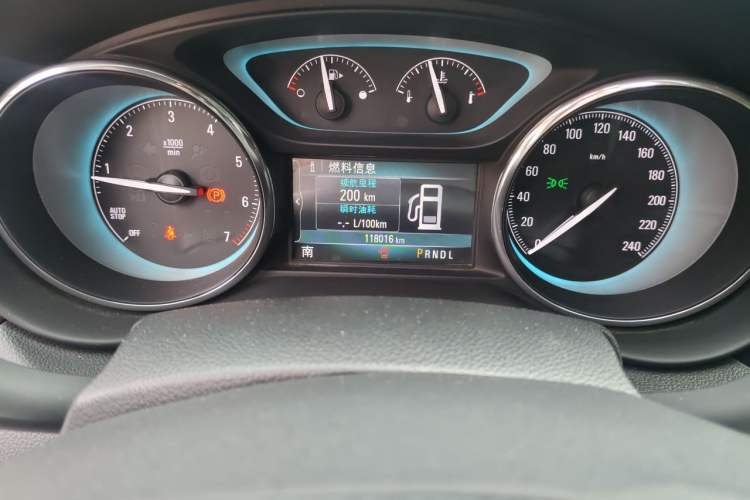 Used Buick Envision 2014 28T Four-Wheel Drive Luxury Model Odometer Close Up