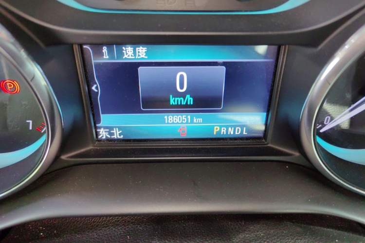 Used Buick Envision 2014 28T Four-Wheel Drive Luxury Model Odometer Close Up