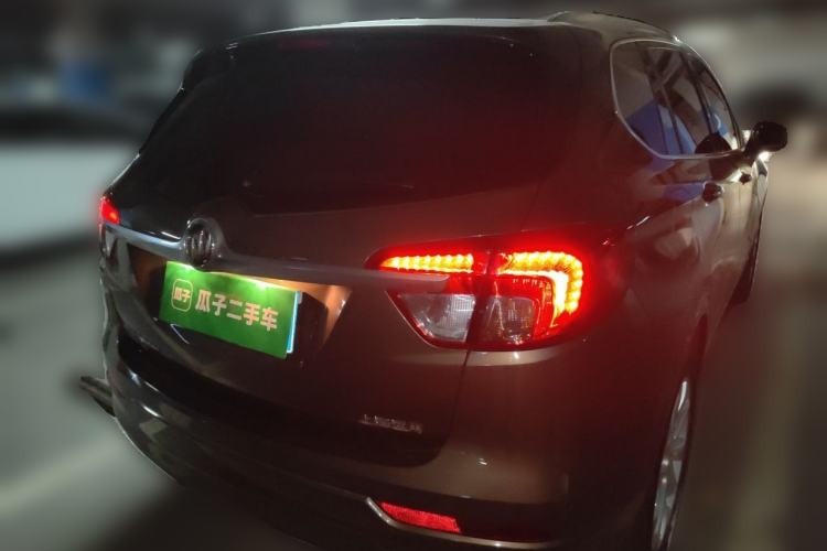 Used Buick Envision 2014 28T All-Wheel-Drive Versatile Sports Flagship Edition Rear Right 45 Deg