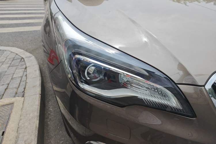 Used Buick Envision 2014 28T Four-Wheel Drive Luxury Model Right Front Headlight