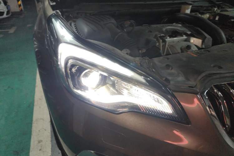 Used Buick Envision 2014 28T Four-Wheel Drive Luxury Model Right Front Headlight