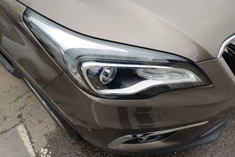 Used Buick Envision 2014 28T Four-Wheel Drive Luxury Model Right Front Headlight