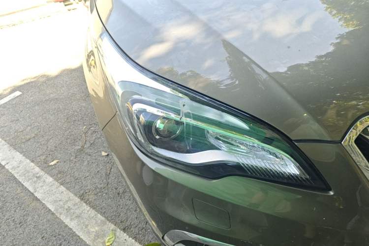 Used Buick Envision 2014 28T Four-Wheel Drive Elite Model Right Front Headlight