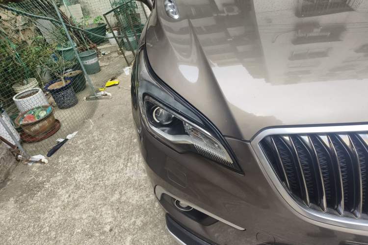 Used Buick Envision 2014 28T All-Wheel-Drive Versatile Sports Flagship Edition Right Front Headlight