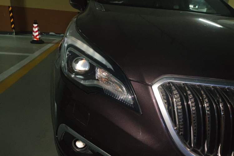 Used Buick Envision 2014 28T All-Wheel-Drive Versatile Sports Flagship Edition Right Front Headlight