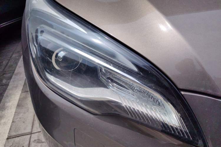 Used Buick Envision 2014 28T Four-Wheel Drive Luxury Model Right Front Headlight