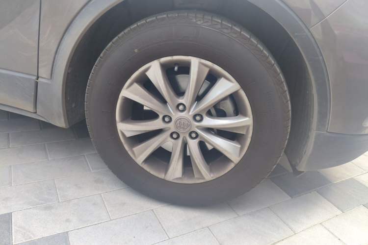 Used Buick Envision 2014 28T Four-Wheel Drive Elite Model Right Front Wheel Hub