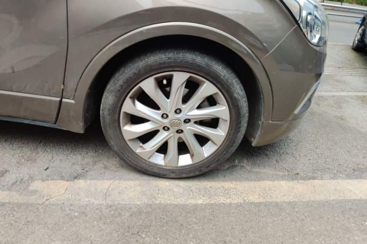 Used Buick Envision 2014 28T All-Wheel-Drive Versatile Sports Flagship Edition Right Front Wheel Hub