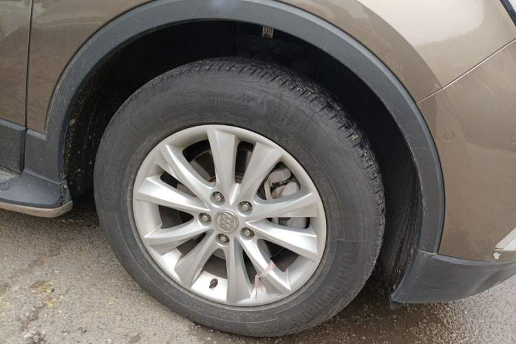 Used Buick Envision 2014 28T Four-Wheel Drive Luxury Model Right Front Wheel Hub