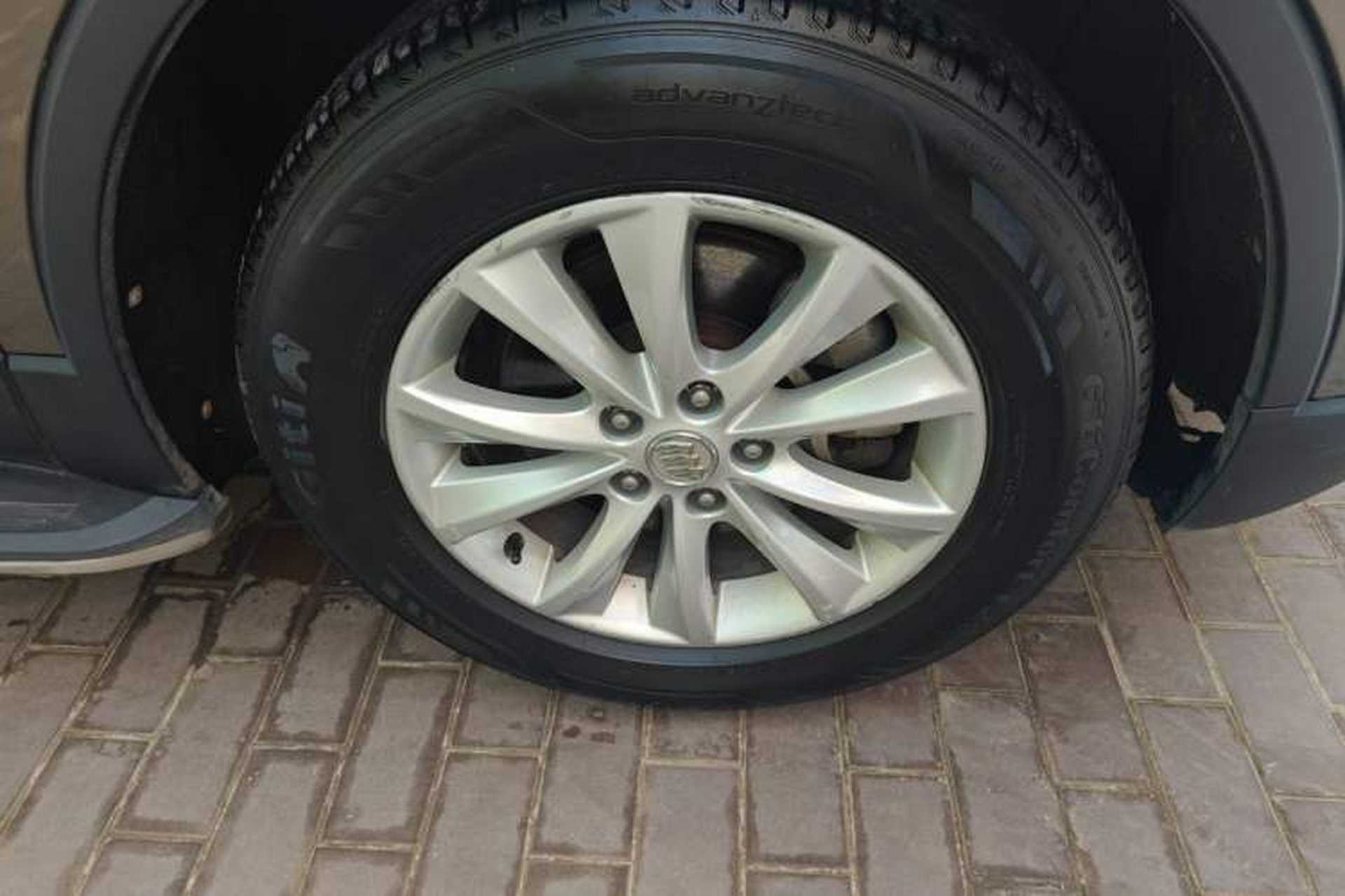 Used Buick Envision 2014 28T Four-Wheel Drive Elite Model Right Front Wheel Hub