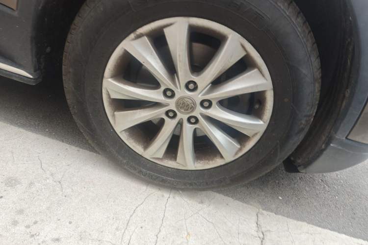 Used Buick Envision 2014 28T Four-Wheel Drive Elite Model Right Front Wheel Hub