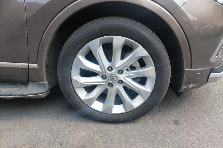 Used Buick Envision 2014 28T All-Wheel-Drive Versatile Sports Flagship Edition Right Front Wheel Hub