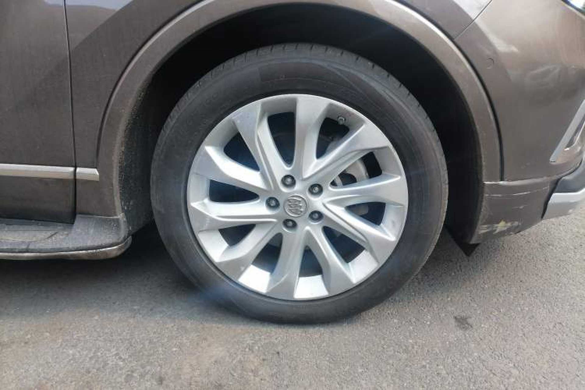Used Buick Envision 2014 28T All-Wheel-Drive Versatile Sports Flagship Edition Right Front Wheel Hub