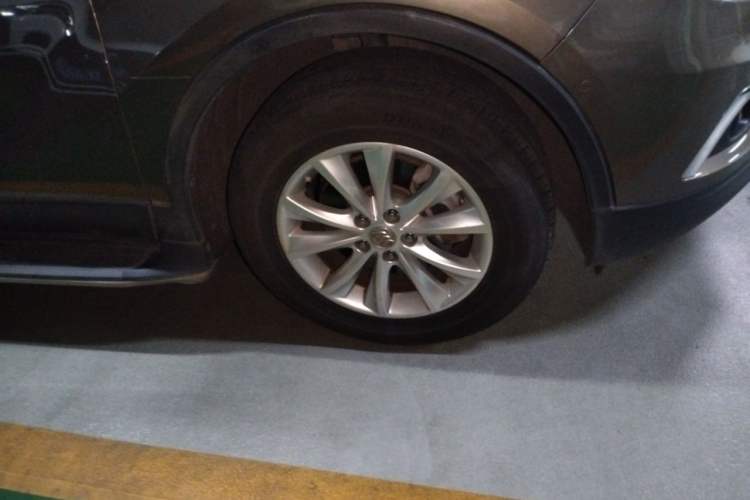 Used Buick Envision 2014 28T Four-Wheel Drive Luxury Model Right Front Wheel Hub