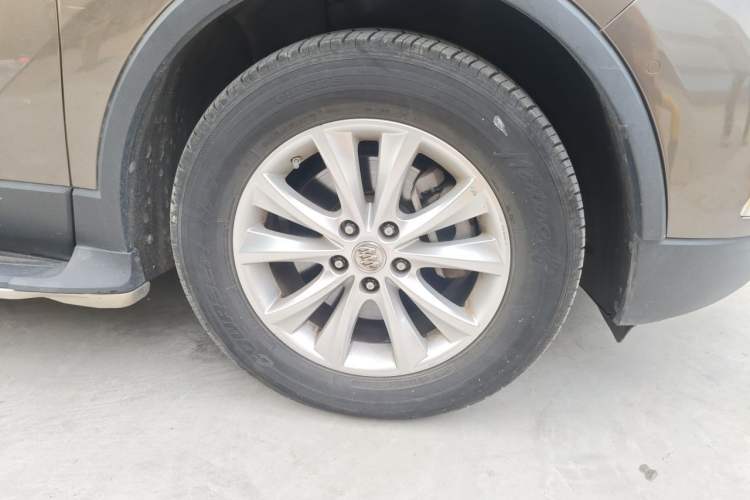 Used Buick Envision 2014 28T Four-Wheel Drive Luxury Model Right Front Wheel Hub