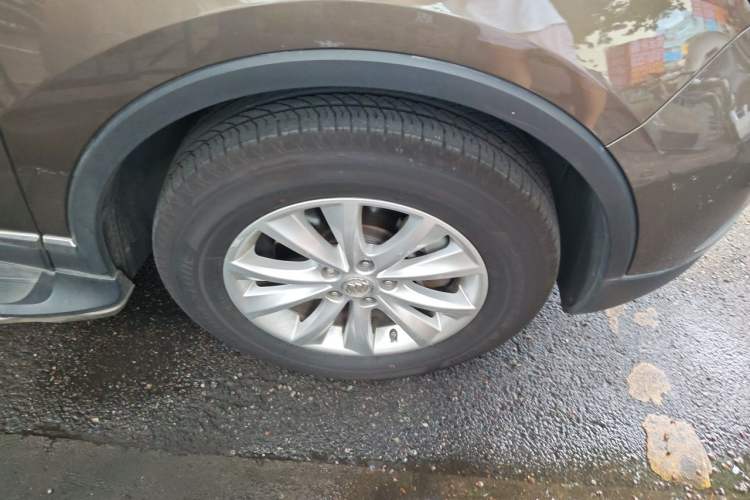 Used Buick Envision 2014 28T Four-Wheel Drive Luxury Model Right Front Wheel Hub
