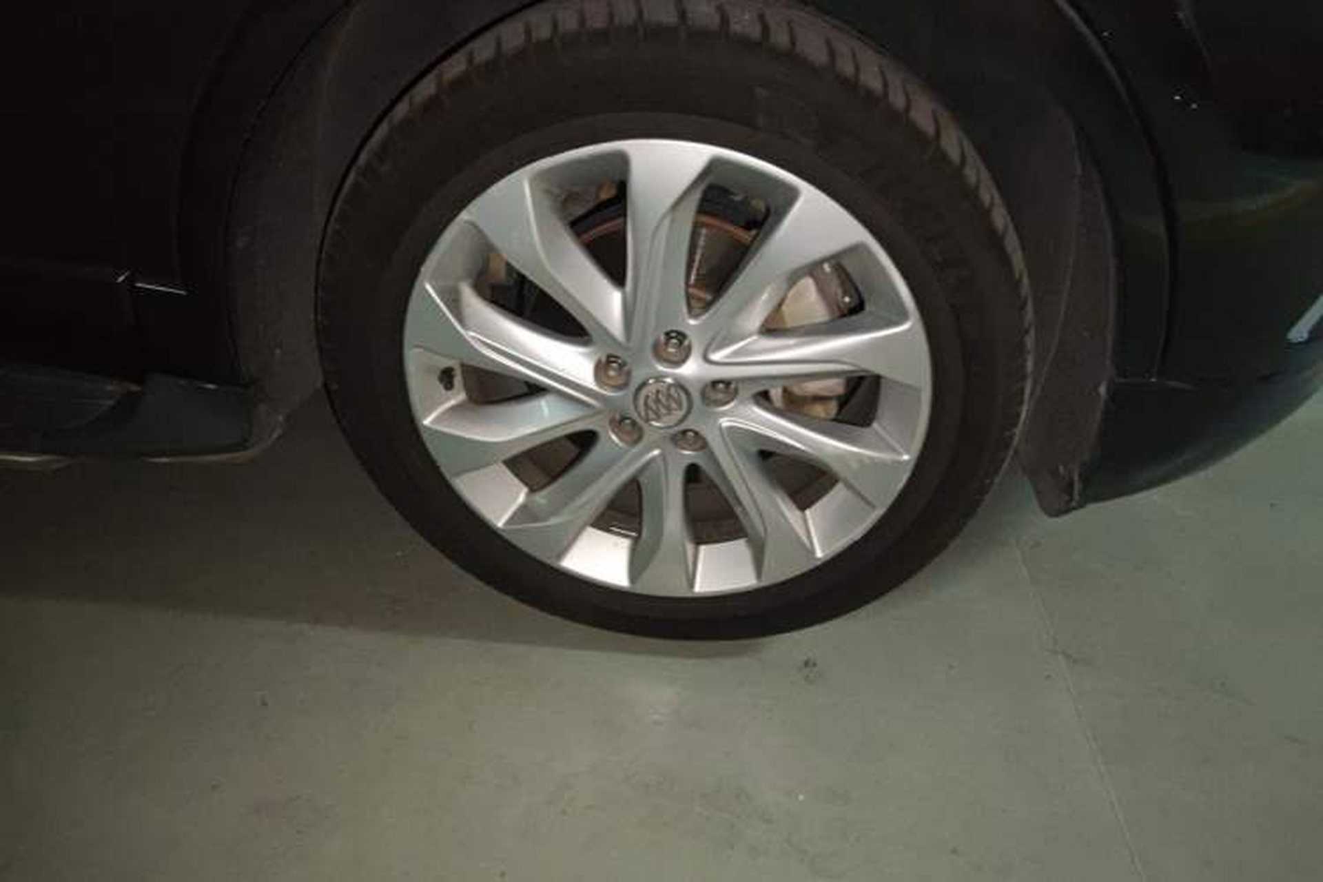 Used Buick Envision 2014 28T All-Wheel-Drive Versatile Sports Flagship Edition Right Front Wheel Hub
