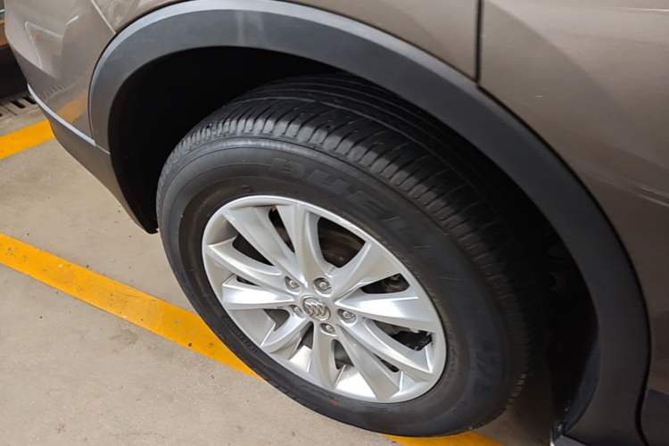 Used Buick Envision 2014 28T Four-Wheel Drive Elite Model Right Rear Wheel Hub