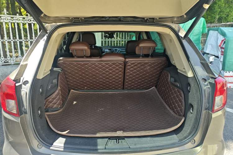 Used Buick Envision 2014 28T Four-Wheel Drive Elite Model Trunk