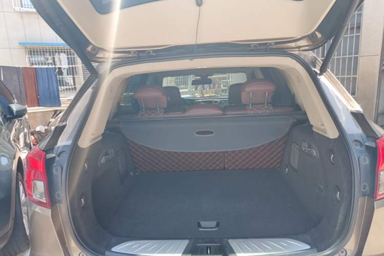 Used Buick Envision 2014 28T Four-Wheel Drive Luxury Model Trunk