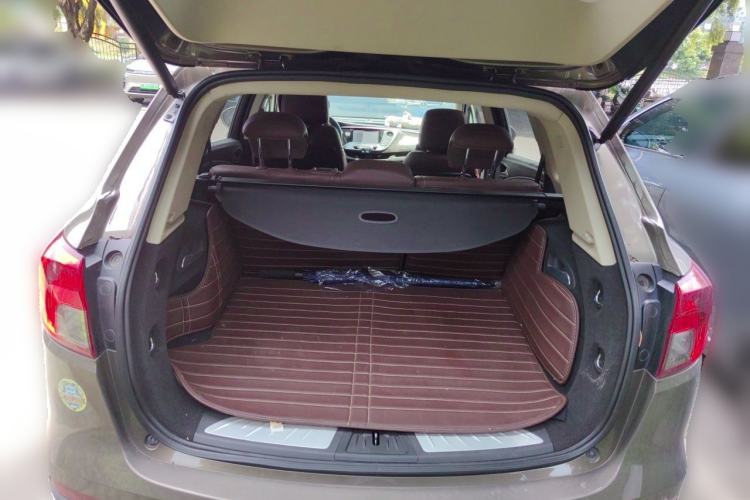 Used Buick Envision 2014 28T Four-Wheel Drive Luxury Model Trunk