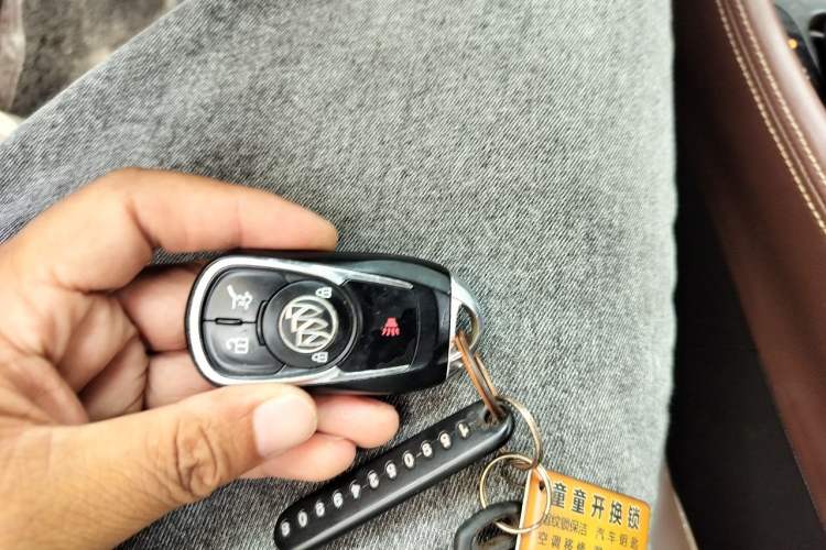 Used Buick Envision 2014 28T Four-Wheel Drive Elite Model Vehicle Key
